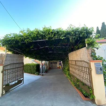 Darija With Private Pool Kastela