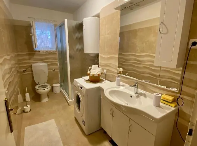 Darija With Private Pool Apartman Kastela
