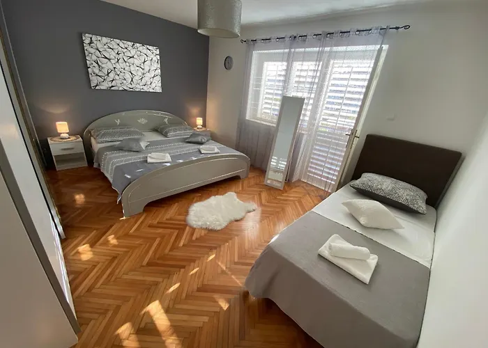 Darija With Private Pool Apartman