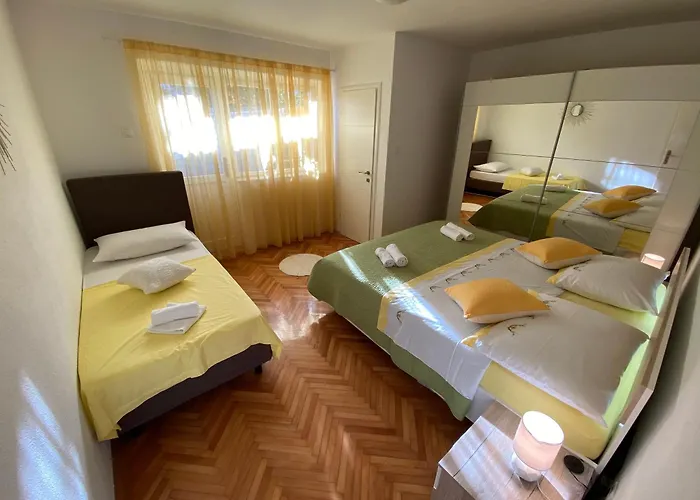Darija With Private Pool Apartman Kastela