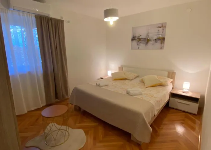 Darija With Private Pool Apartment *